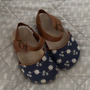 Old Navy Kids Sandals with Brown Straps and Blue Floral Design